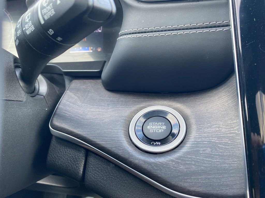 Used 2023 Jeep Grand Cherokee L Overland image 28