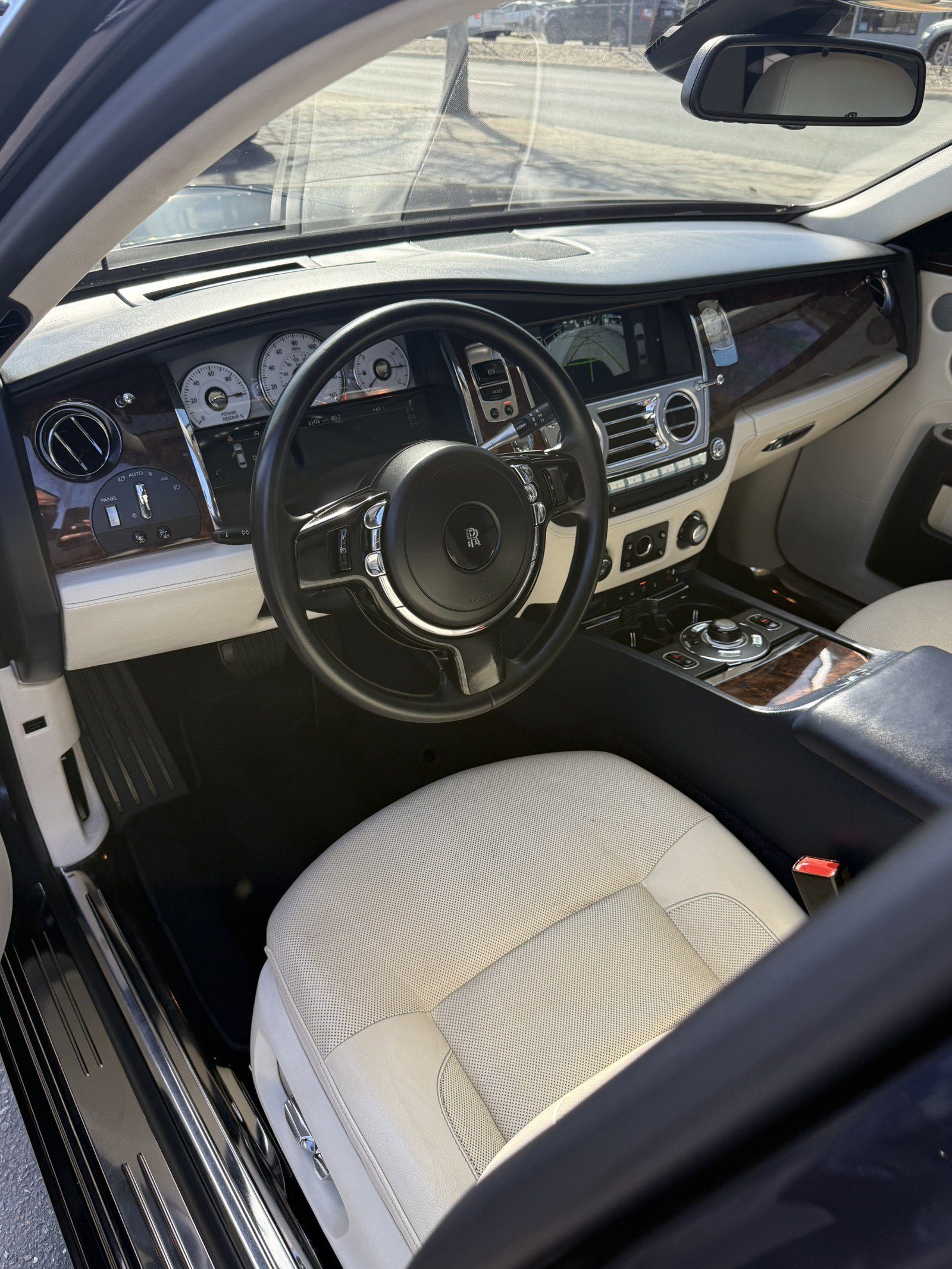Used 2012 Rolls-Royce Ghost image 19