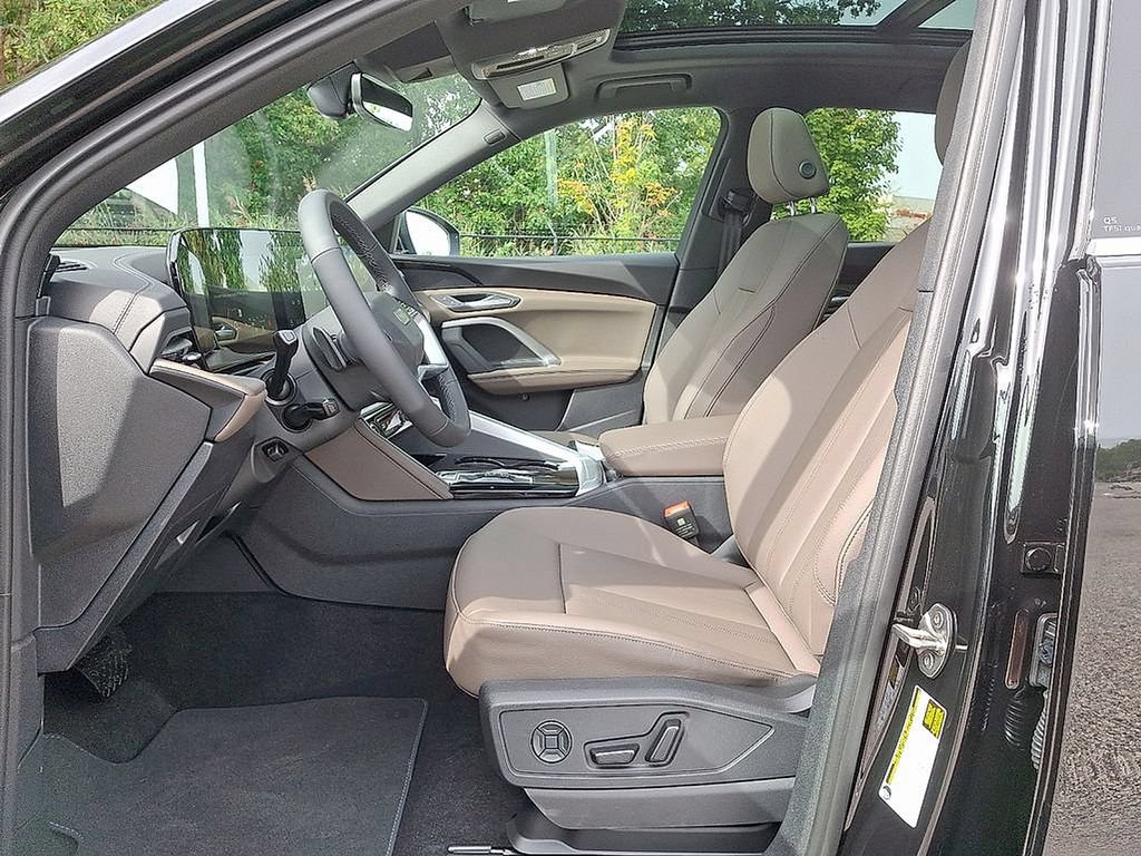 Used 2025 Audi Q5 Premium w/ Convenience Package AWD/4WD image 6