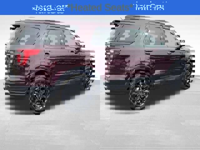 Certified 2018 Ford Explorer XLT w/ Equipment Group 202A image 3