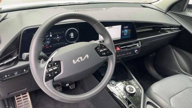 Used 2023 Kia Niro Wave w/ Wave Preserve Package FWD image 6