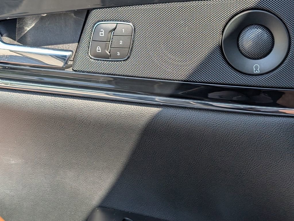 Certified 2023 Lincoln Nautilus Reserve w/ Equipment Group 201A image 27