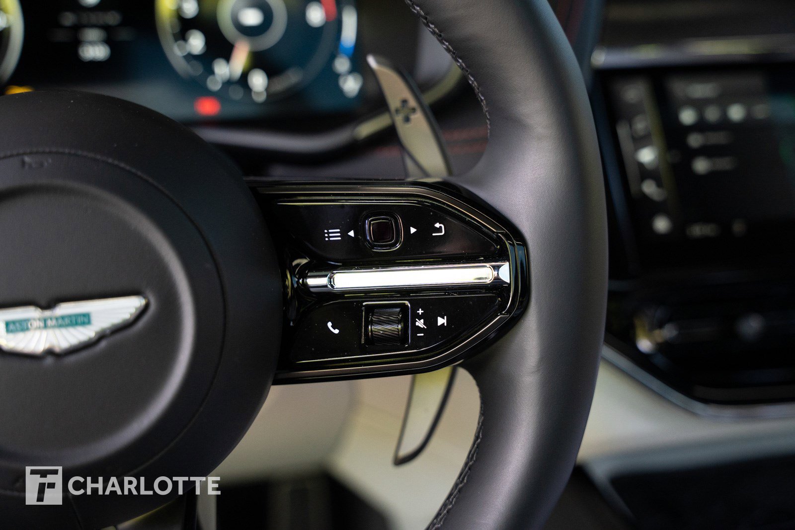 Used 2025 Aston Martin DBX 707 AWD/4WD image 23