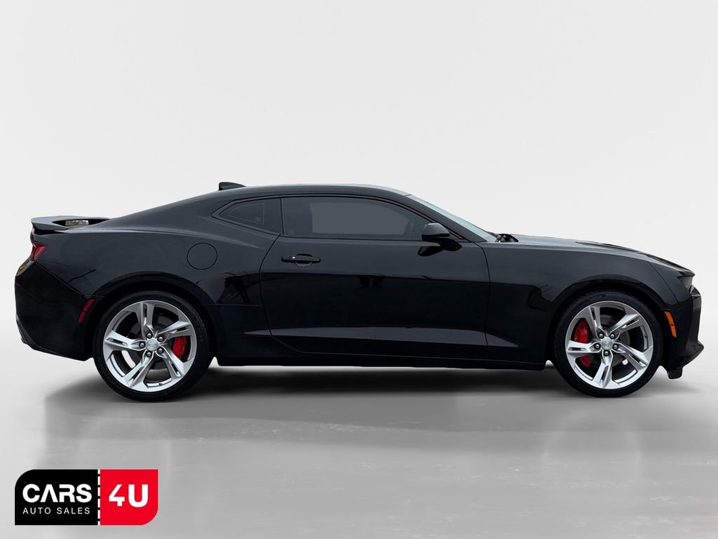 Used 2017 Chevrolet Camaro SS image 8