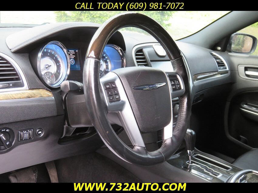 Used 2012 Chrysler 300 C RWD image 21