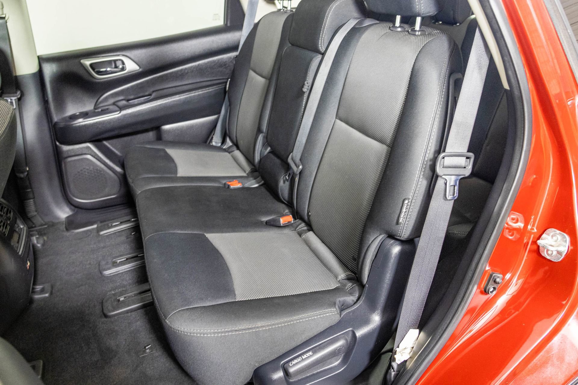 Used 2020 Nissan Pathfinder SV FWD image 36