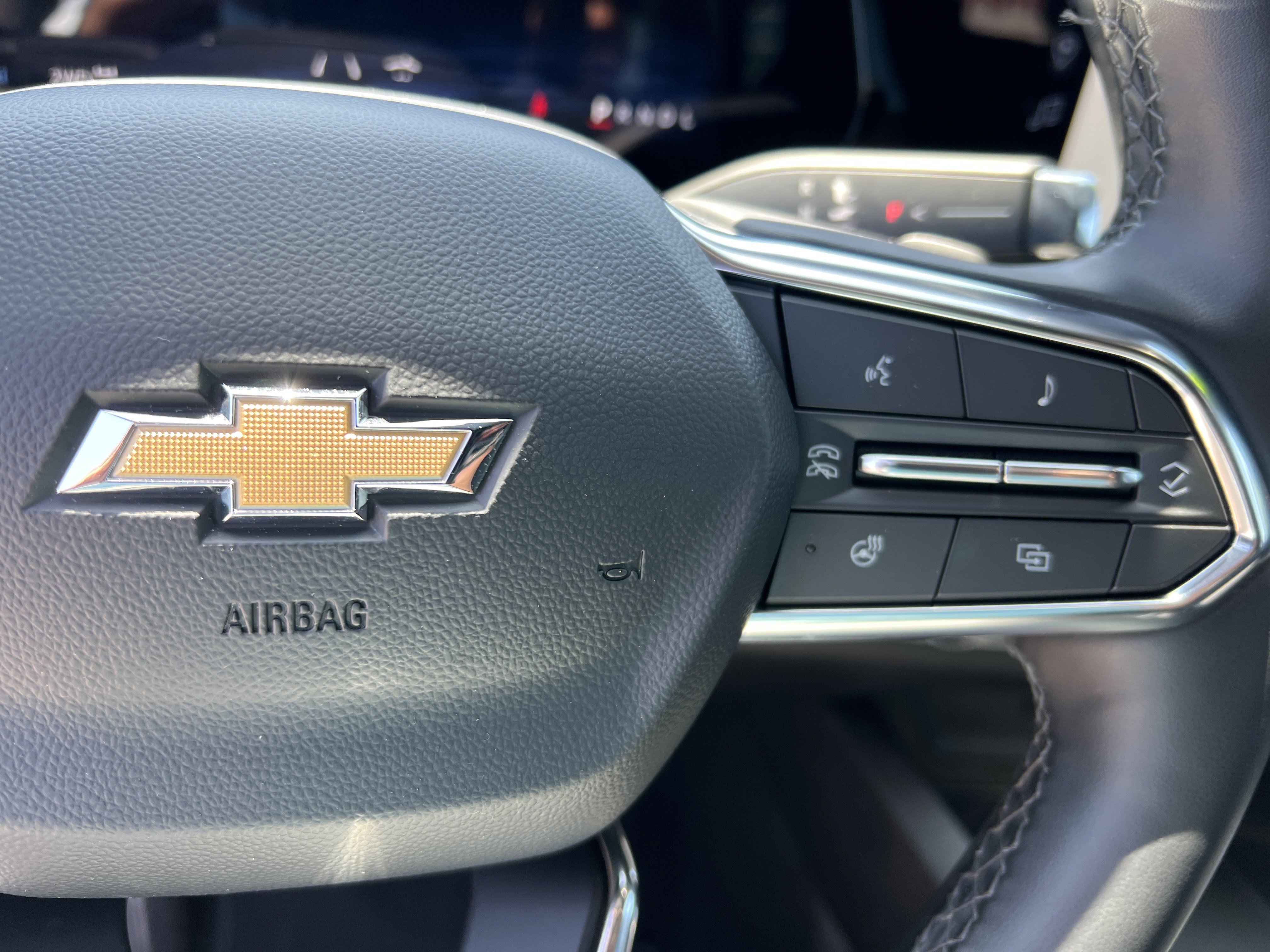 Used 2025 Chevrolet Equinox LT AWD/4WD image 11