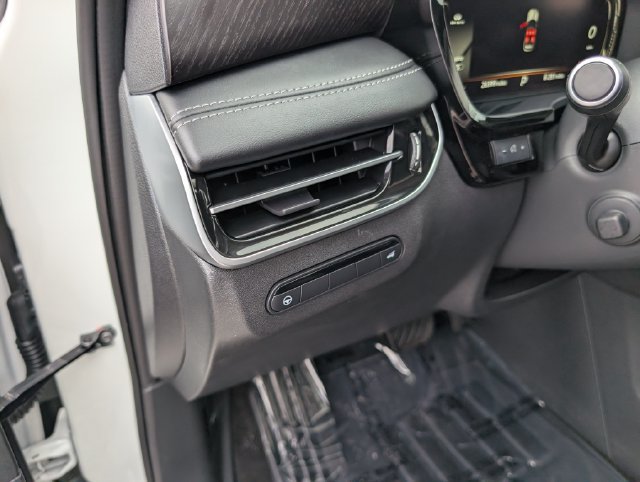 Used 2023 INFINITI QX60 Sensory w/ Cargo Package AWD/4WD image 23