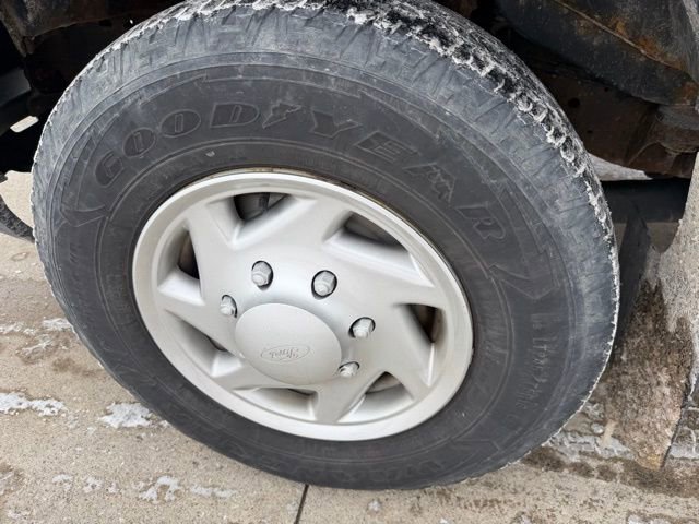 Used 2014 Ford E-350 and Econoline 350 Super Duty w/ Power Group image 9