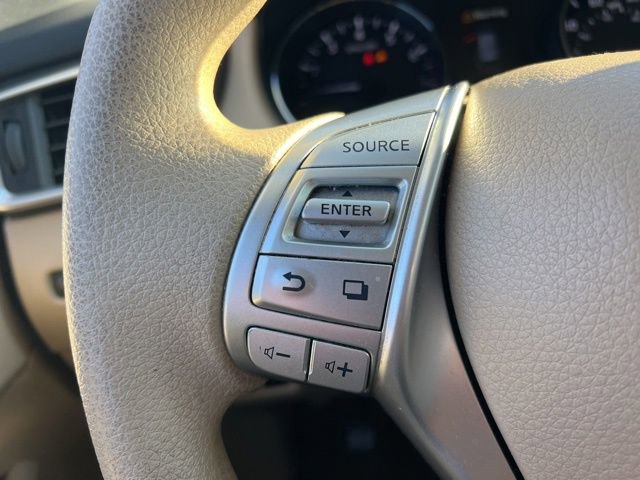 Used 2014 Nissan Rogue SV image 12