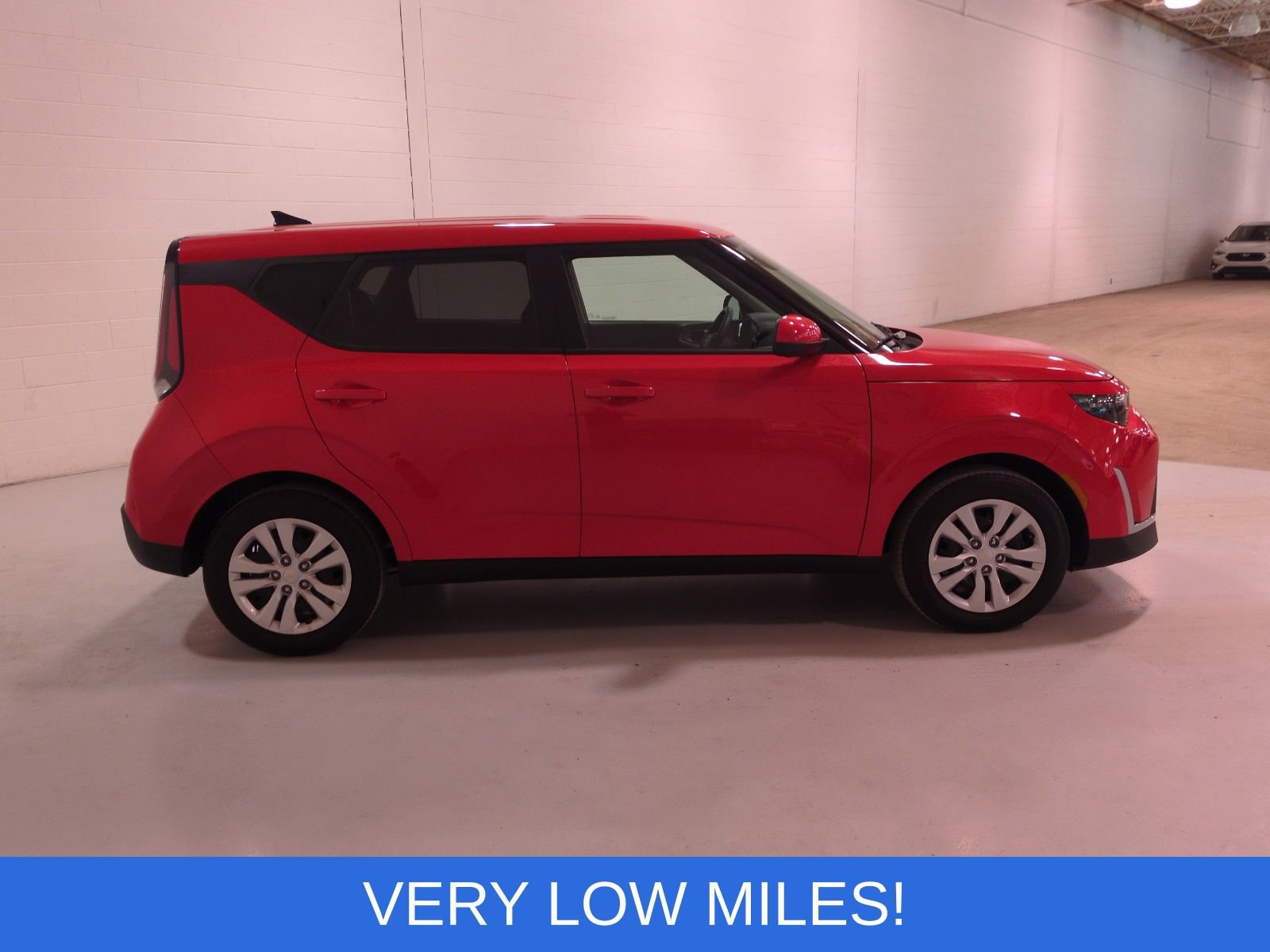 Certified 2024 Kia Soul LX FWD image 2