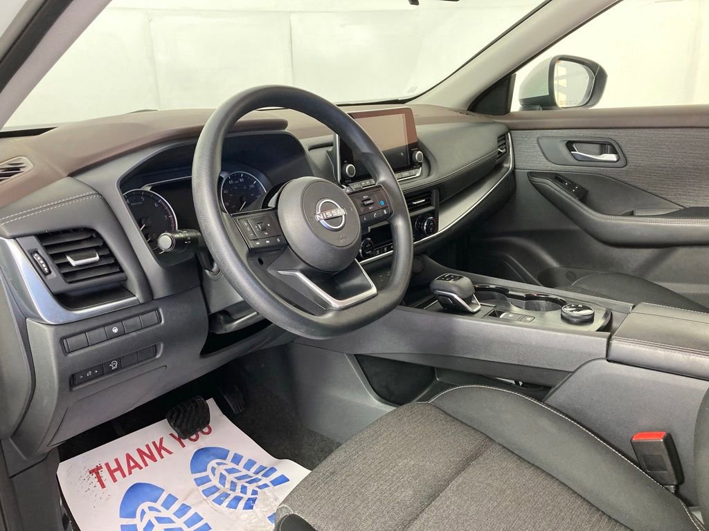 Used 2023 Nissan Rogue SV image 15