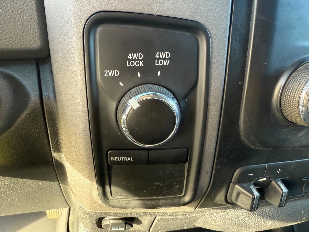 Used 2018 RAM 2500 Tradesman w/ Chrome Appearance Group image 24