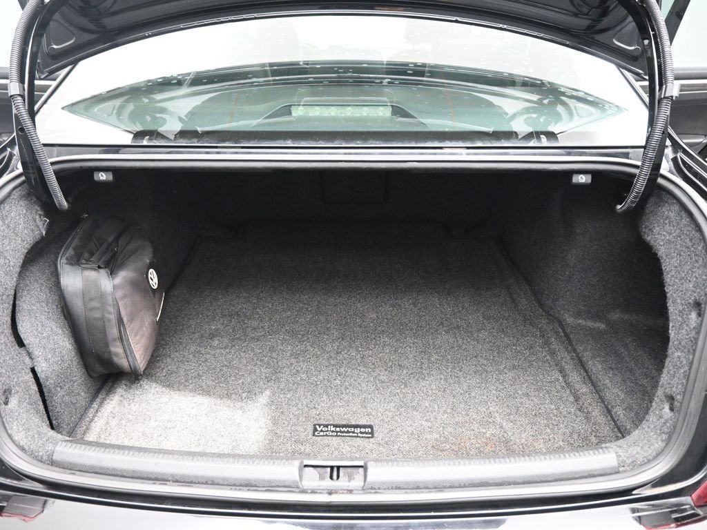 Used 2016 Volkswagen Passat 3.6 SEL Premium image 21