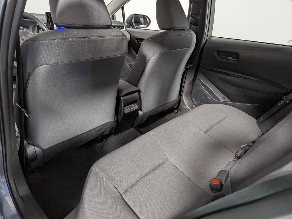 Used 2025 Toyota Corolla LE image 37