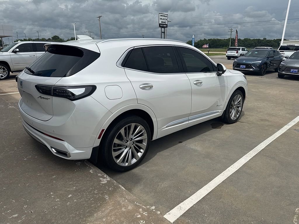 Used 2024 Buick Envision Avenir AWD/4WD image 3