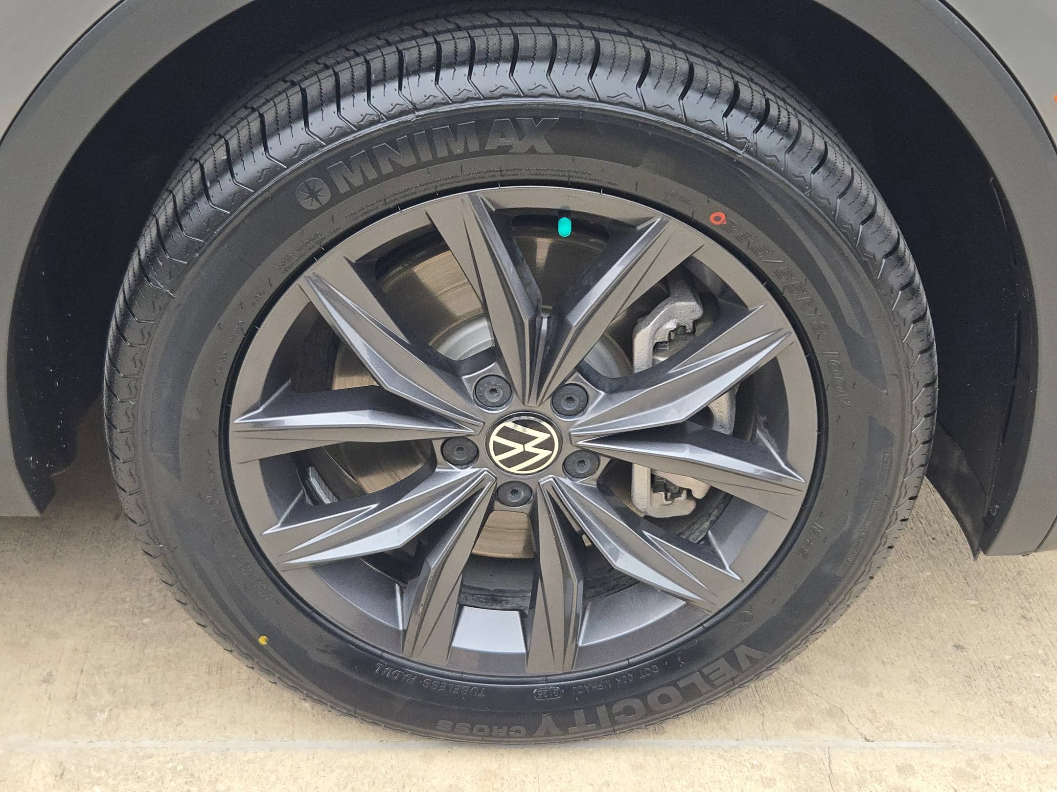 Used 2022 Volkswagen Tiguan SE FWD image 33