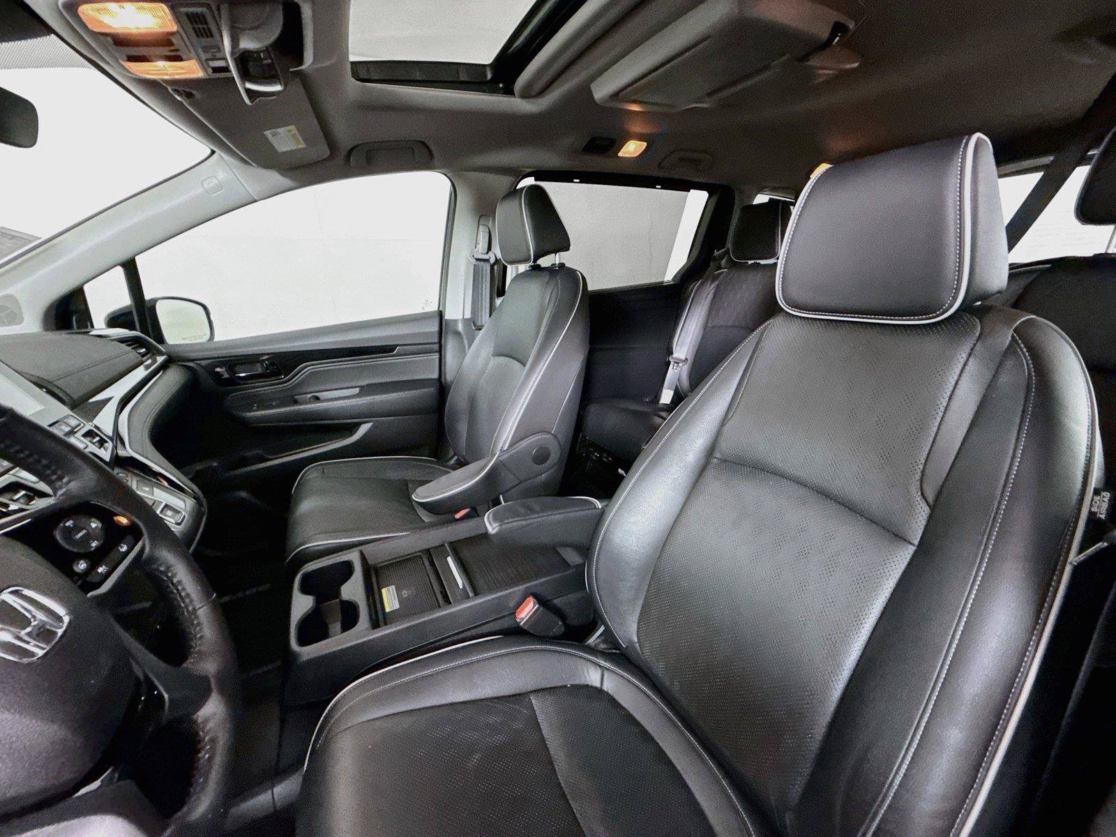 Used 2024 Honda Odyssey Elite image 3