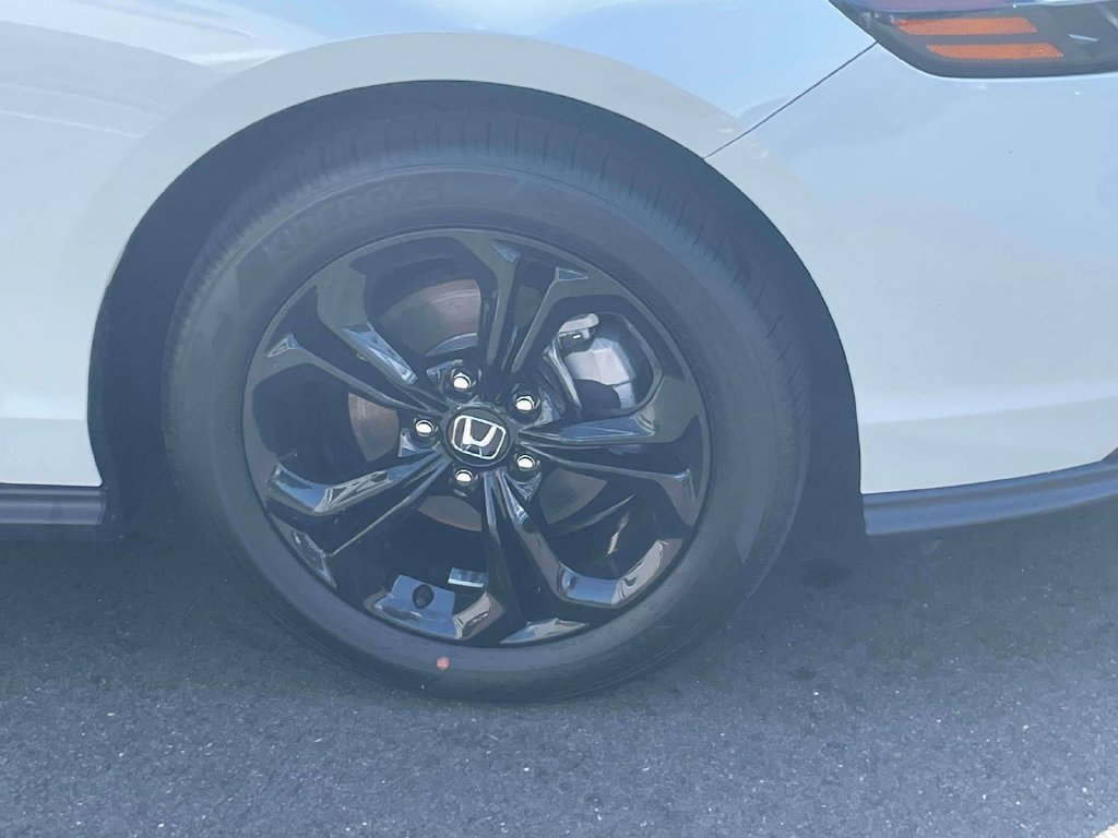 Certified 2025 Honda Accord SE image 8