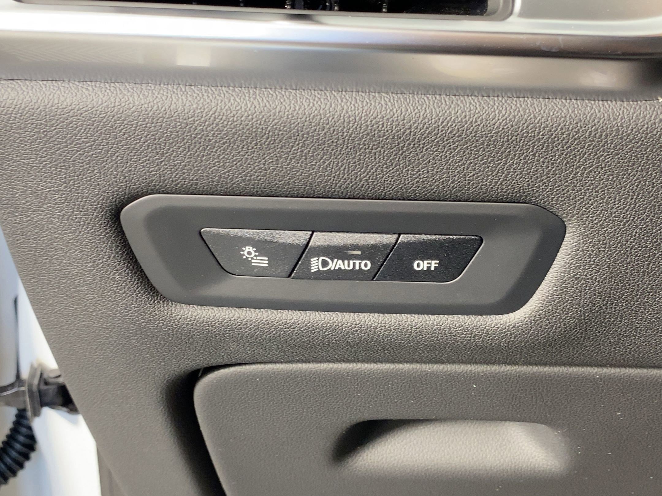 Used 2026 BMW X5 sDrive40i w/ Climate Comfort Package image 25