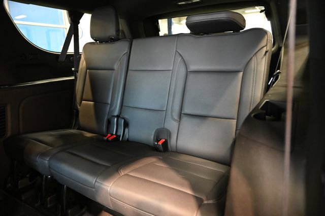 Used 2021 Chevrolet Suburban Z71 w/ Luxury Package image 12