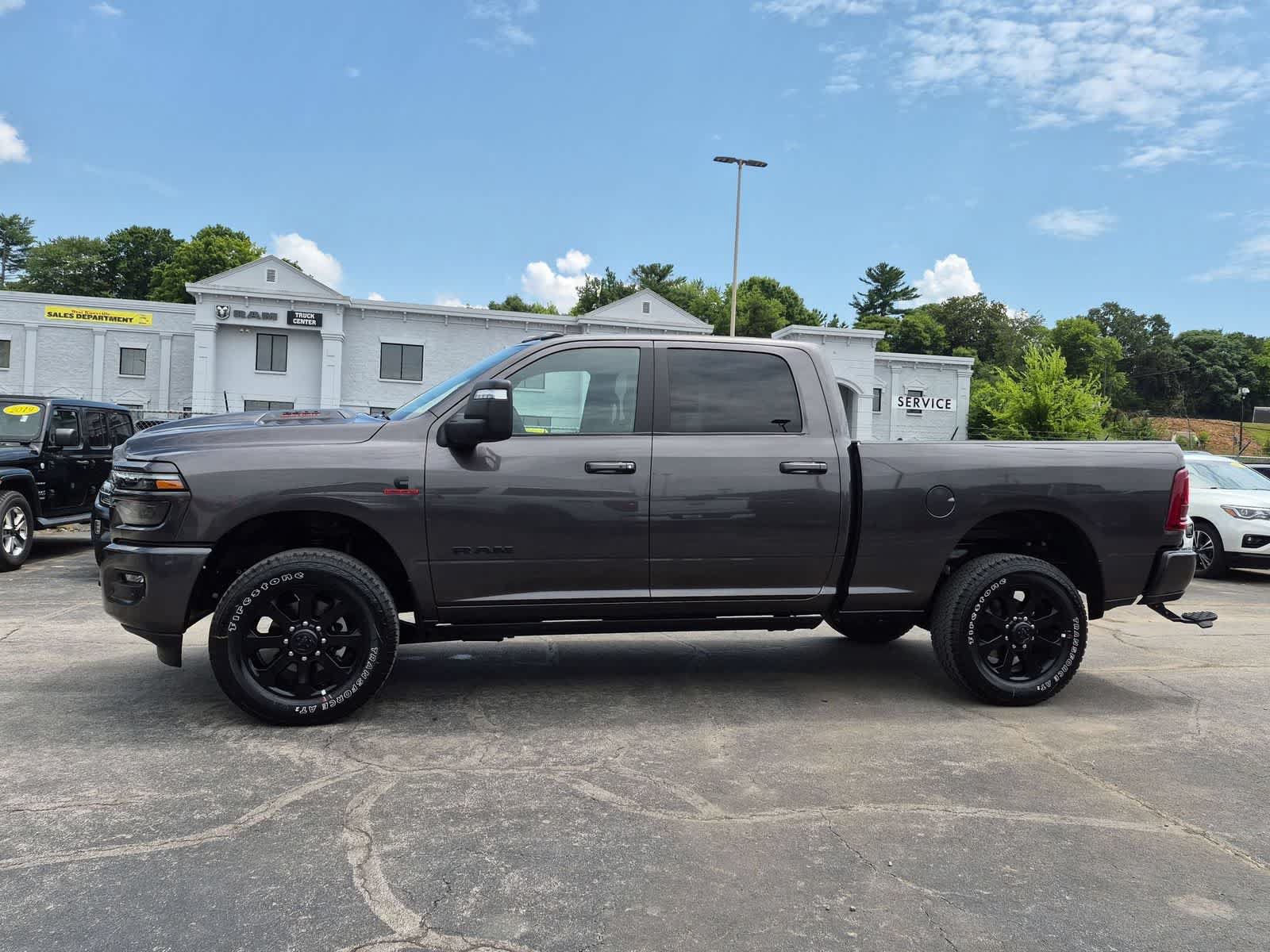 New 2026 RAM 2500 Laramie AWD/4WD image 3