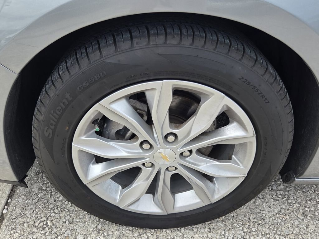 Used 2024 Chevrolet Malibu LT FWD image 9