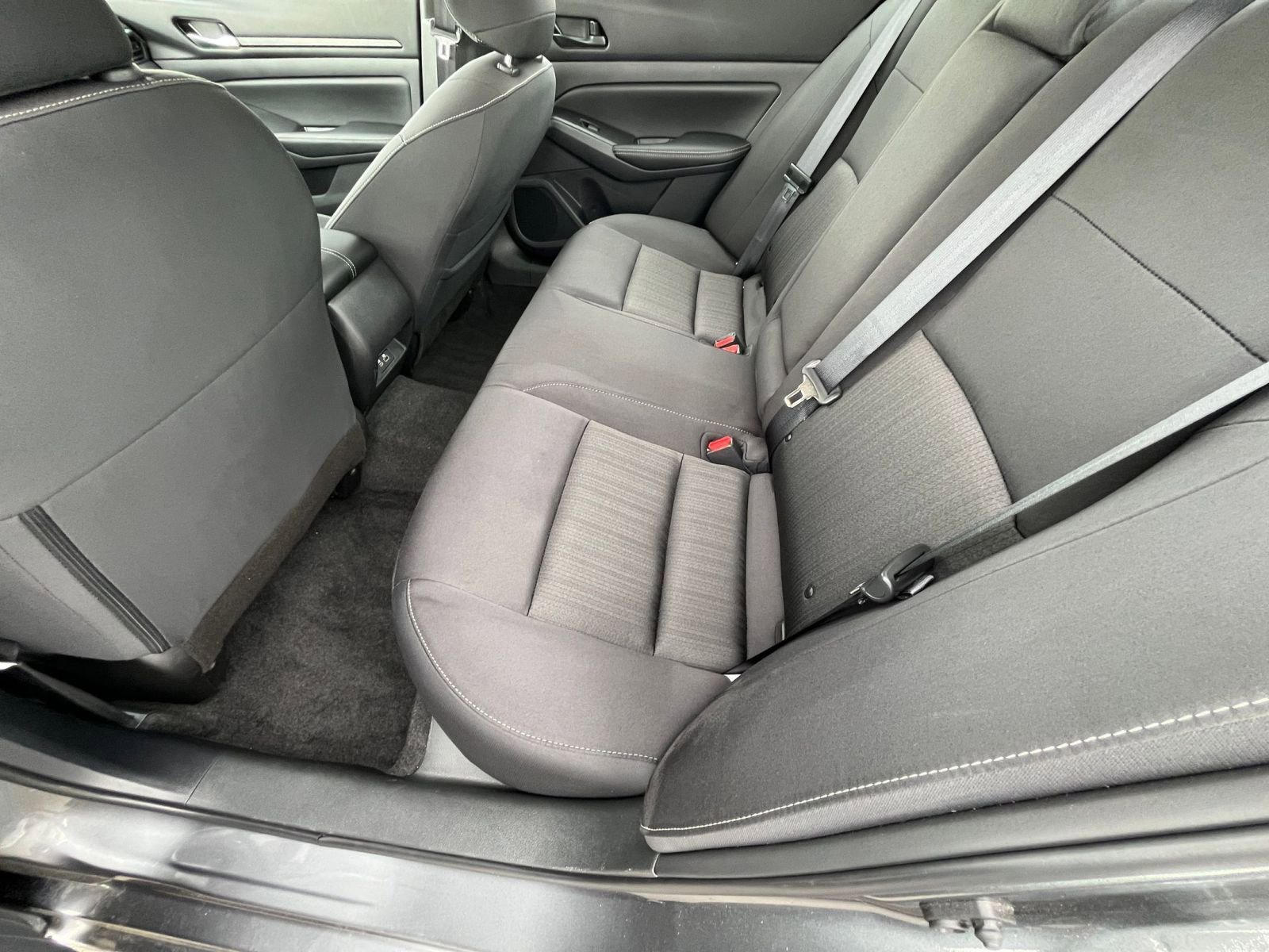 Used 2025 Nissan Altima 2.5 SV FWD image 27