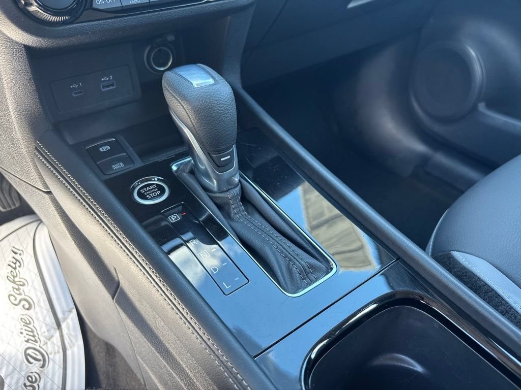 Used 2024 Nissan Kicks SR w/ SR Premium Package FWD image 18