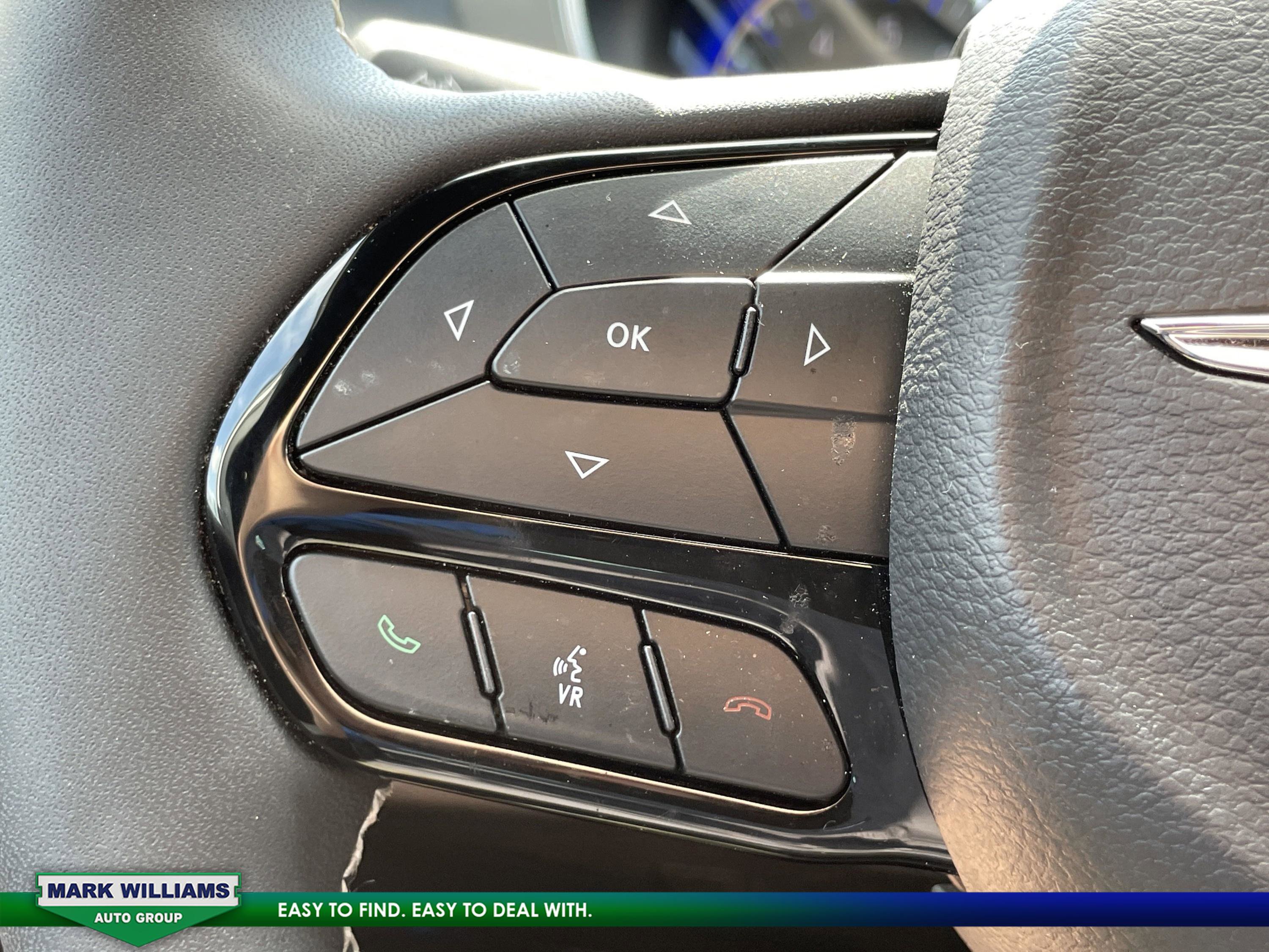 Used 2024 Chrysler Pacifica Limited w/ S Appearance Package image 17