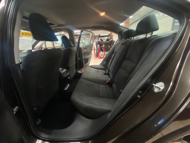 Used 2017 Honda Accord EX image 11