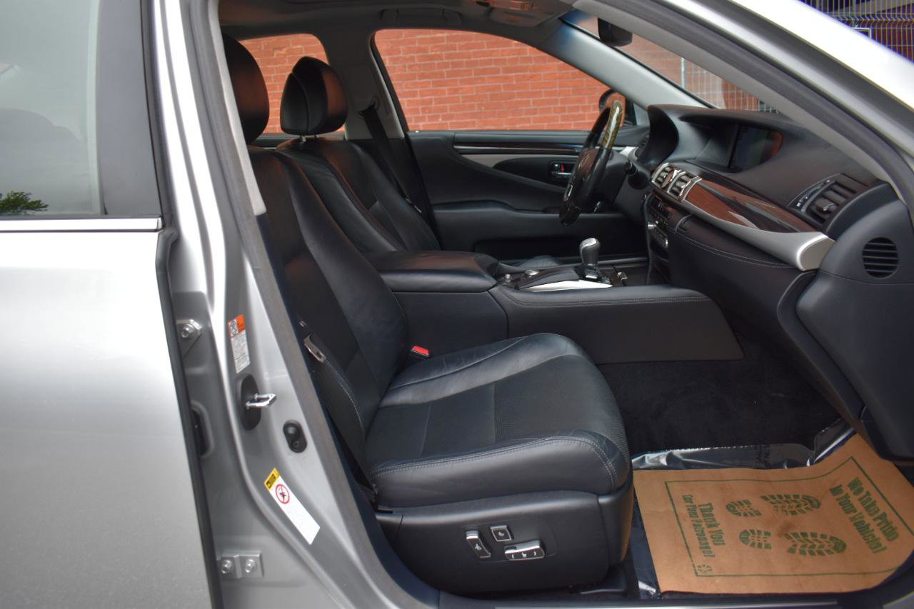 Used 2015 Lexus LS 460 AWD w/ Comfort Package image 19