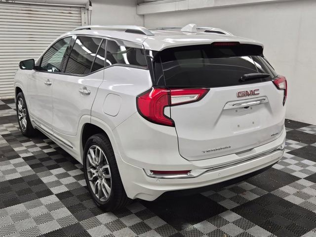 Used 2023 GMC Terrain Denali image 7