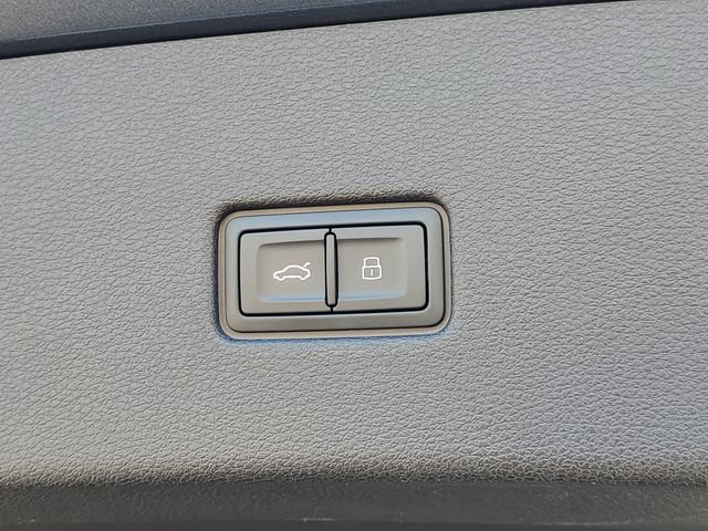 Used 2023 Audi SQ8 Prestige w/ Prestige Package AWD/4WD image 32