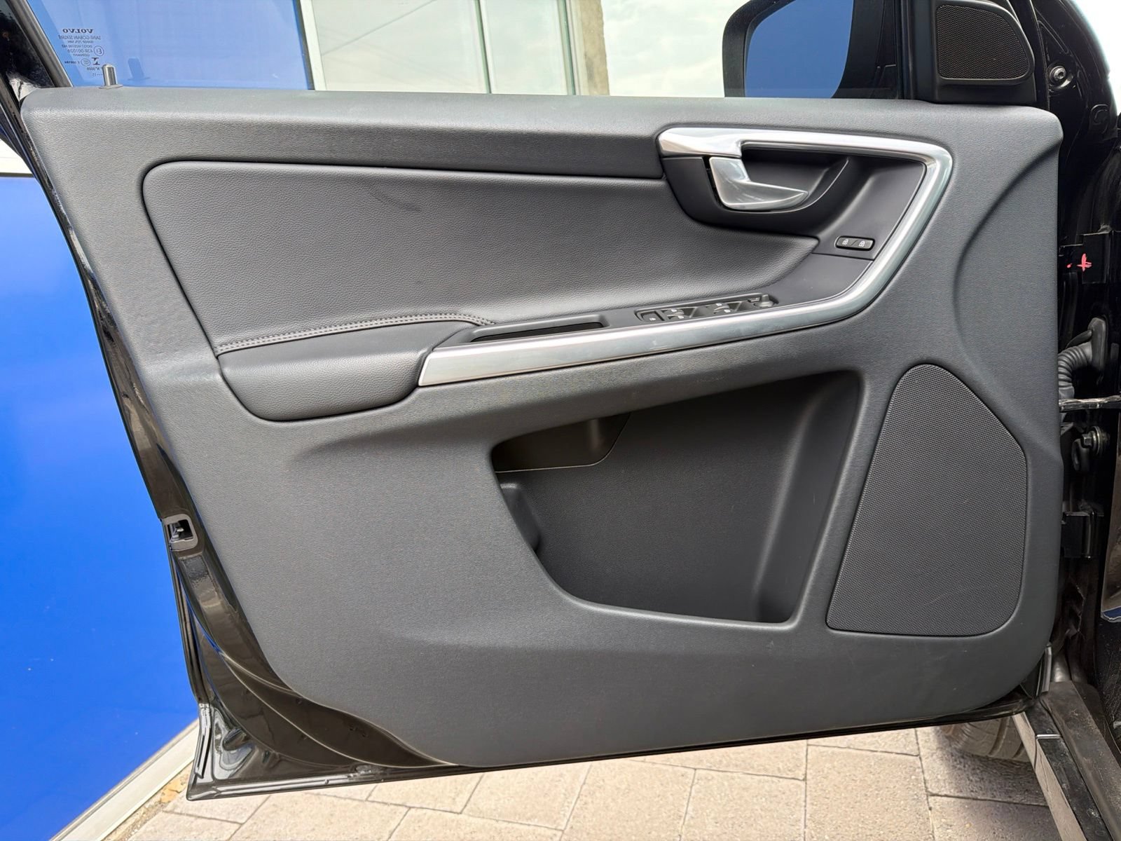 Used 2015 Volvo XC60 T5 FWD image 18
