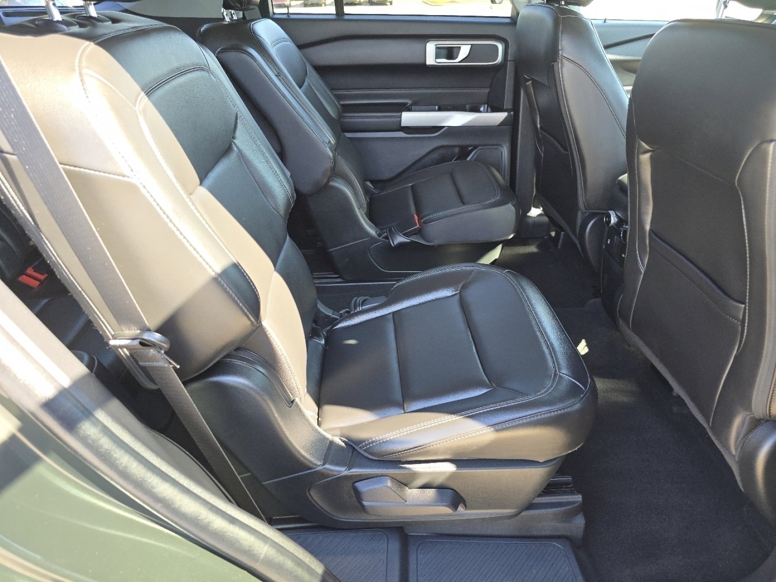 Used 2022 Ford Explorer XLT w/ Equipment Group 202A image 24