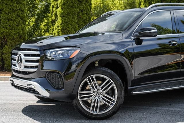 Used 2024 Mercedes-Benz GLS 450 4MATIC w/ Pinnacle Trim Package image 3
