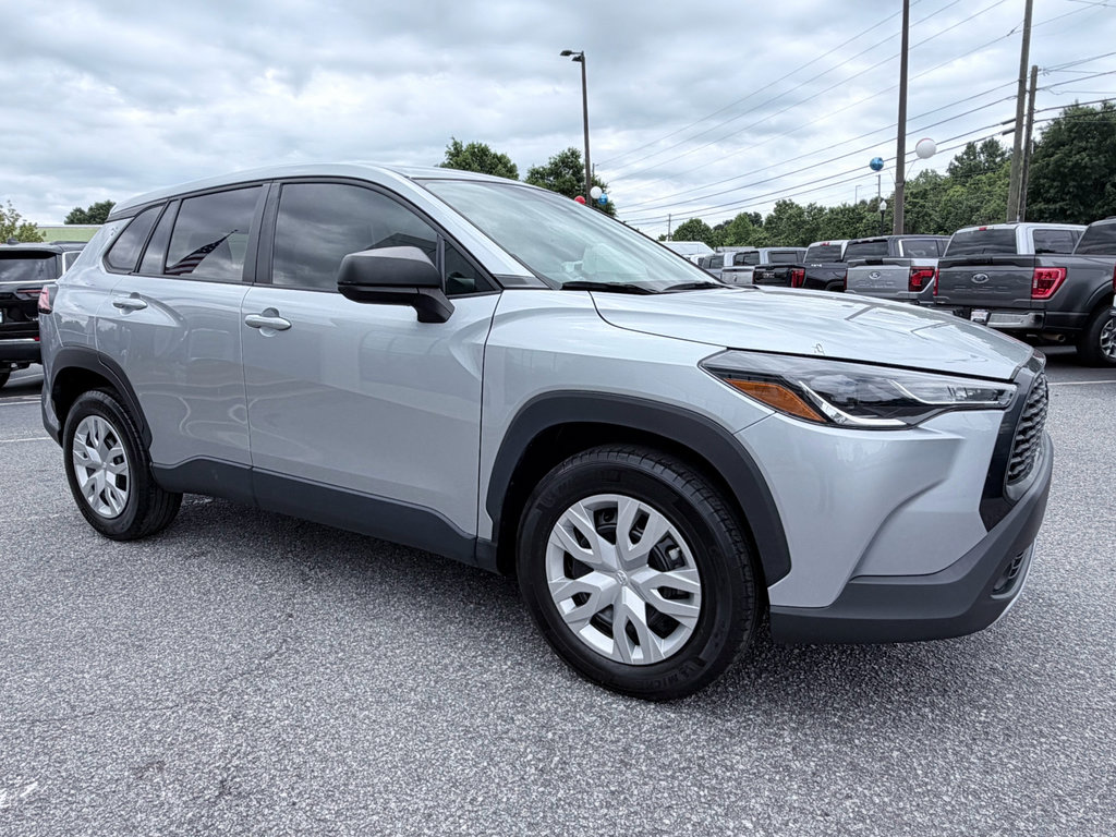 Used 2022 Toyota Corolla Cross L FWD image 2