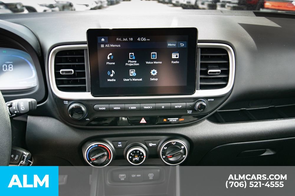 Certified 2025 Hyundai Venue SE image 25