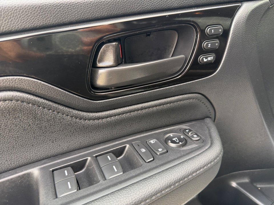 Certified 2025 Honda Odyssey Touring image 36