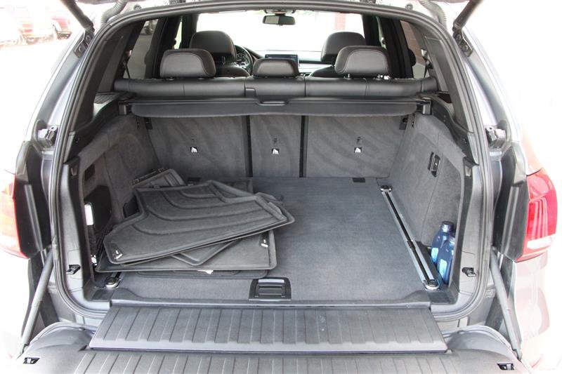 Used 2017 BMW X5 xDrive50i AWD/4WD image 19