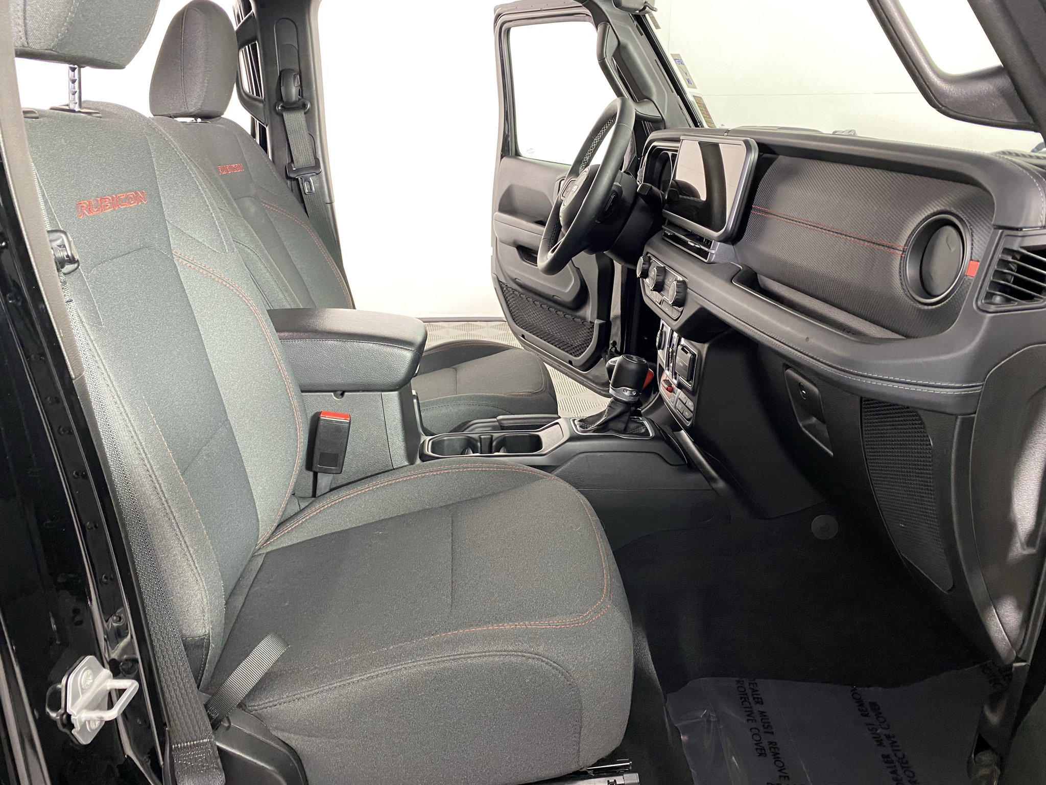 Used 2025 Jeep Wrangler Unlimited Rubicon AWD/4WD image 30