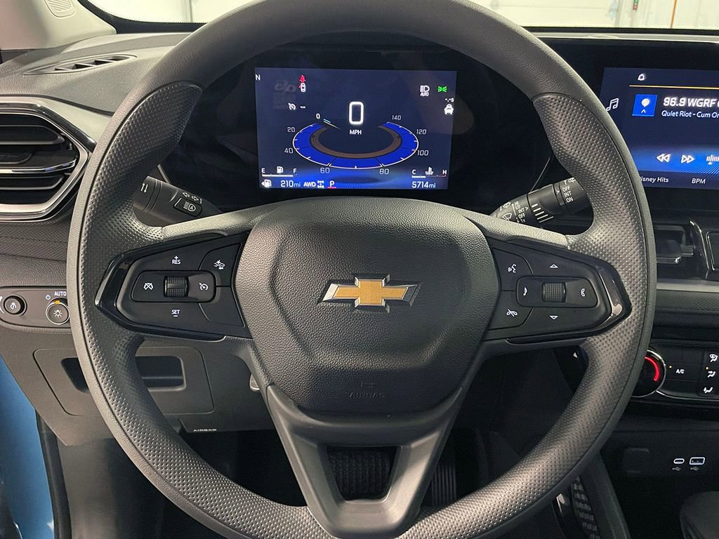 Used 2025 Chevrolet TrailBlazer LT AWD/4WD image 28