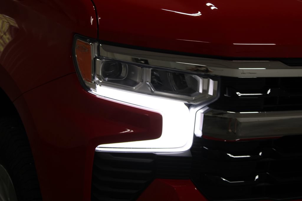 Used 2025 Chevrolet Silverado 1500 LT AWD/4WD image 12