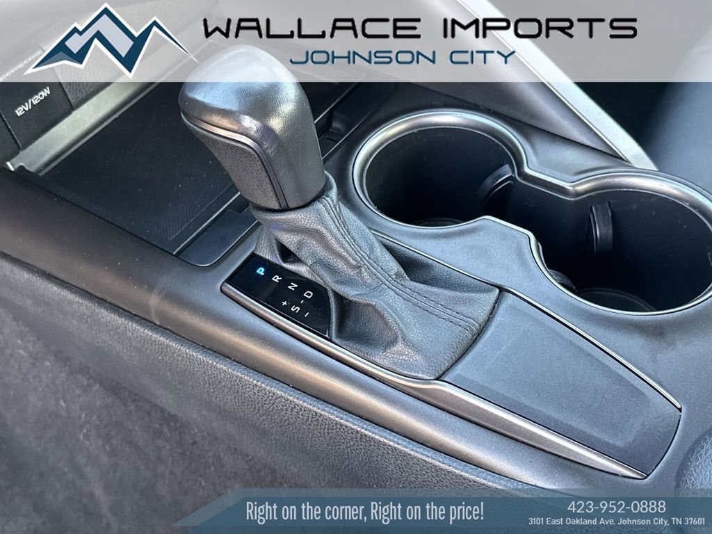 Used 2021 Toyota Camry SE FWD image 16