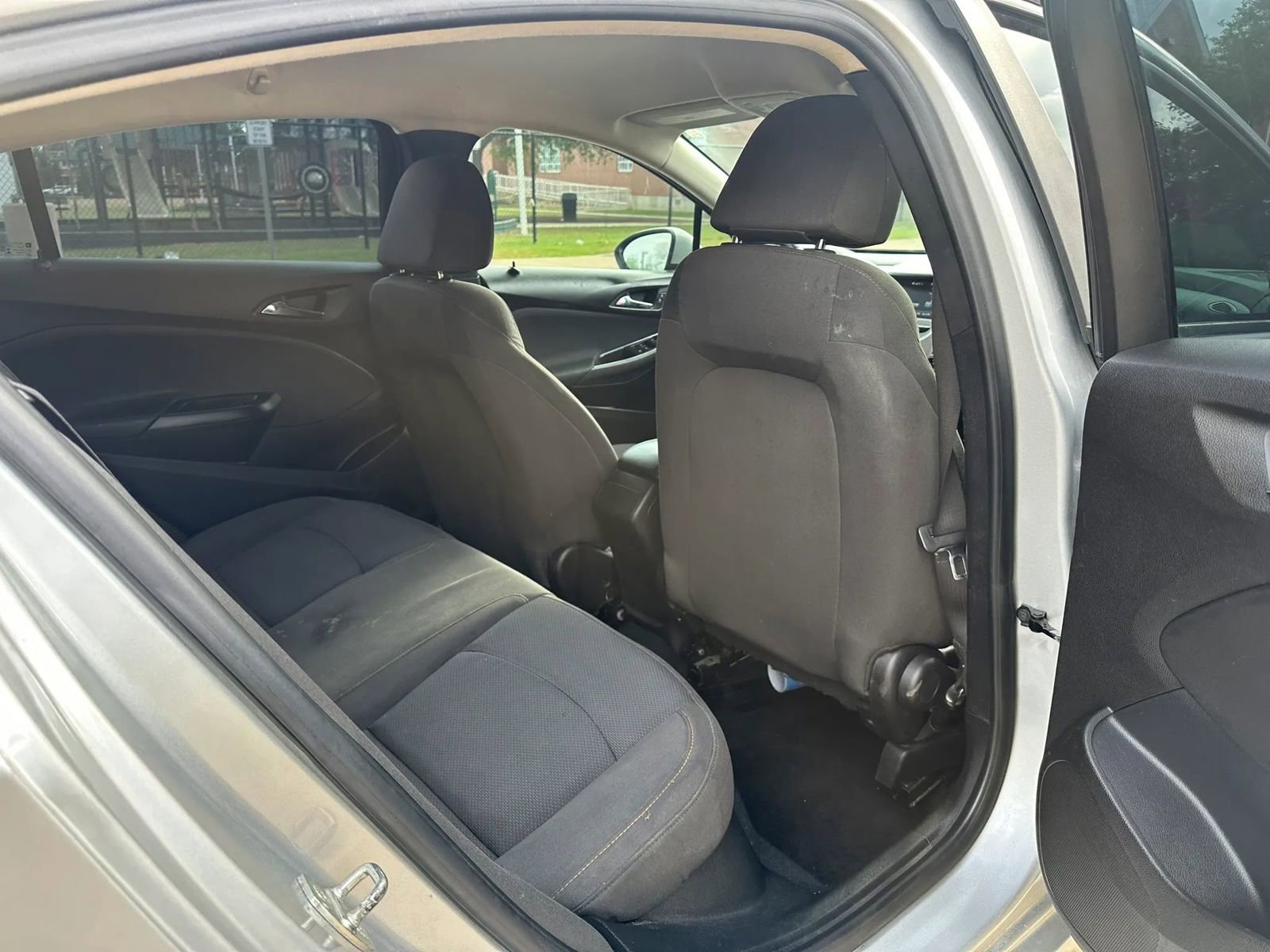 Used 2018 Chevrolet Cruze LS FWD image 20