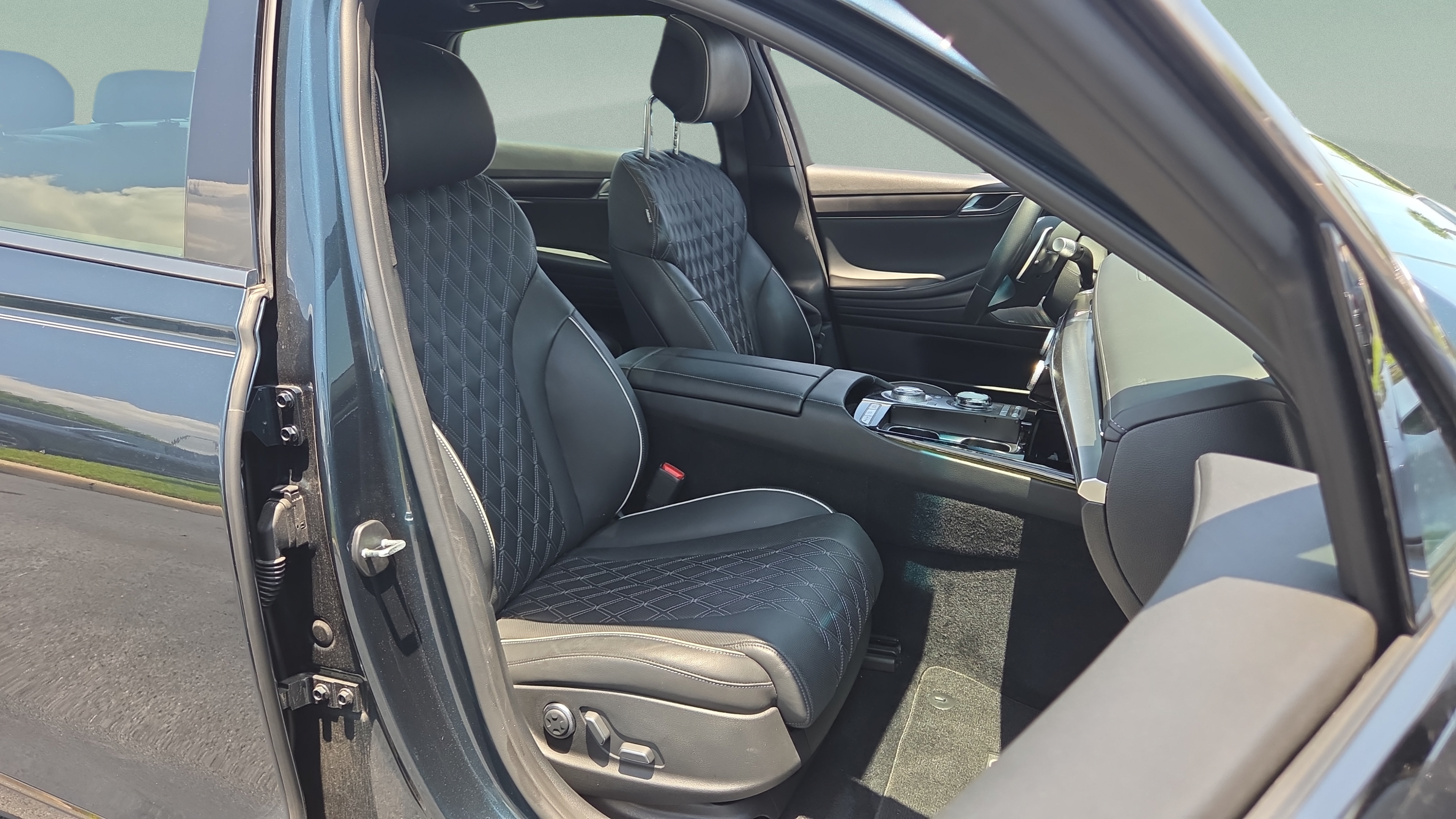 Used 2024 Genesis G80 2.5T w/ Sport Prestige Package AWD/4WD image 17