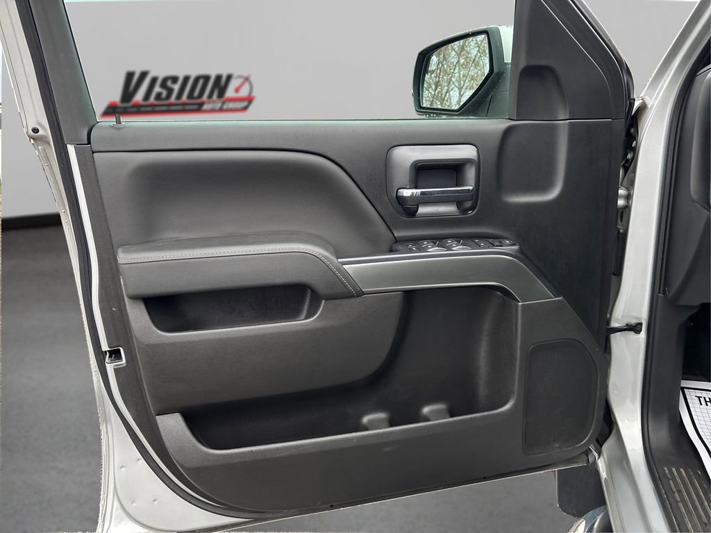 Used 2018 Chevrolet Silverado 1500 LT w/ All Star Edition image 21