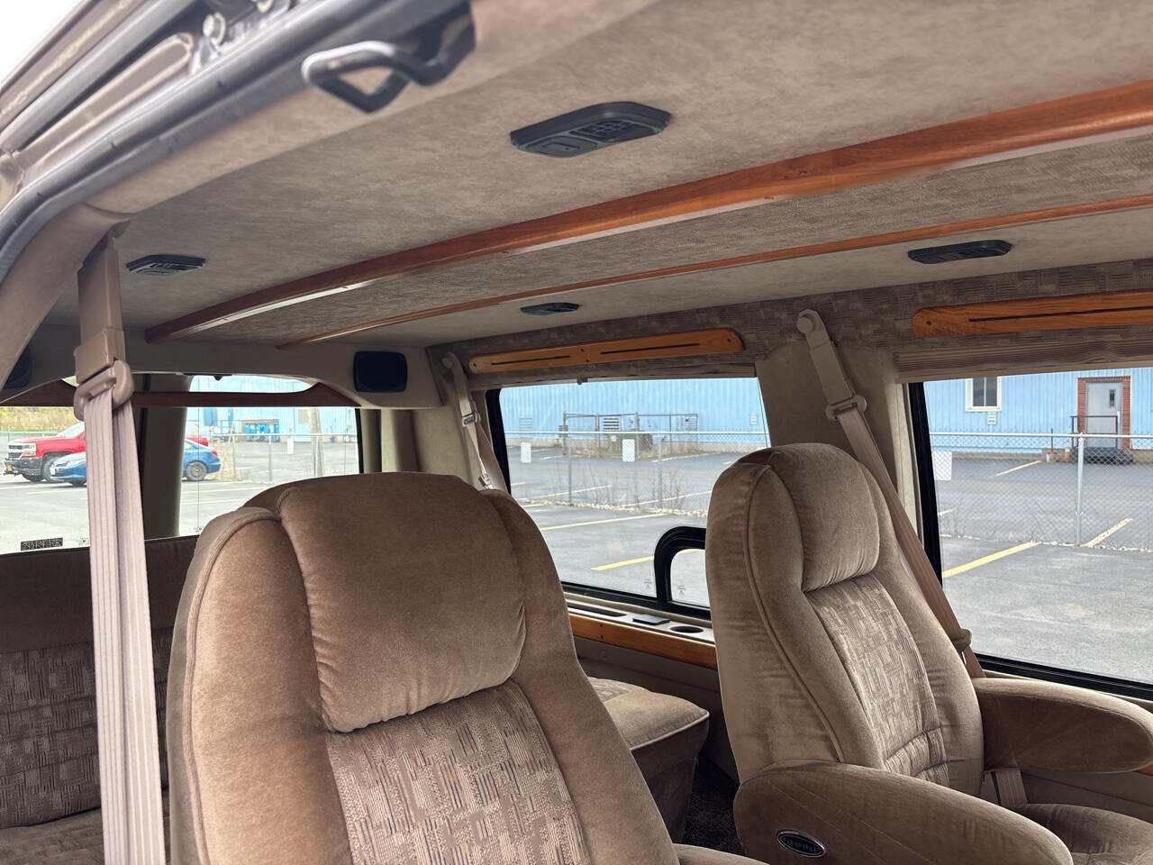 Used 2001 Chevrolet Express 1500 RWD image 17