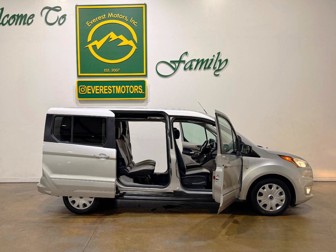 Used 2022 Ford Transit Connect XLT FWD image 48